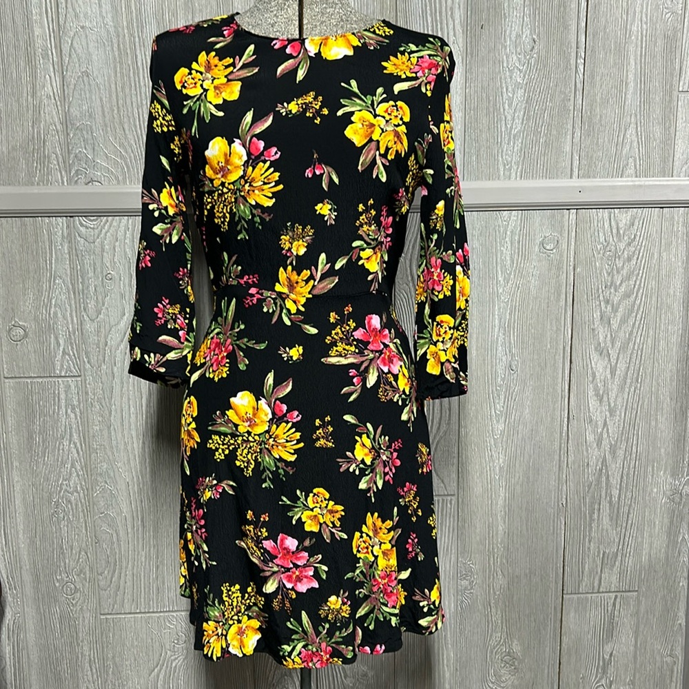 Zara NWOT Size Small Floral Knee Length Dress